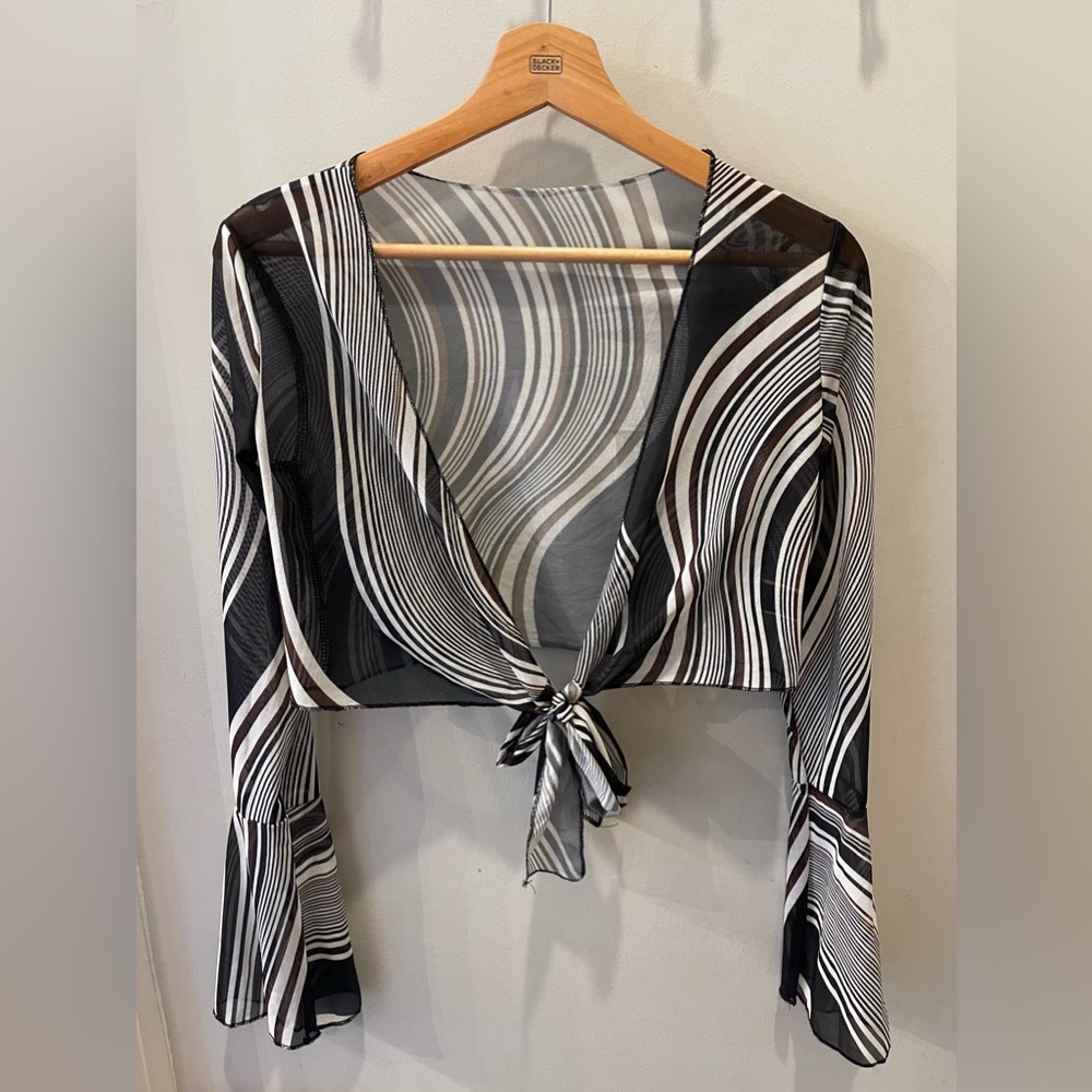 Mesh patterned beach cover